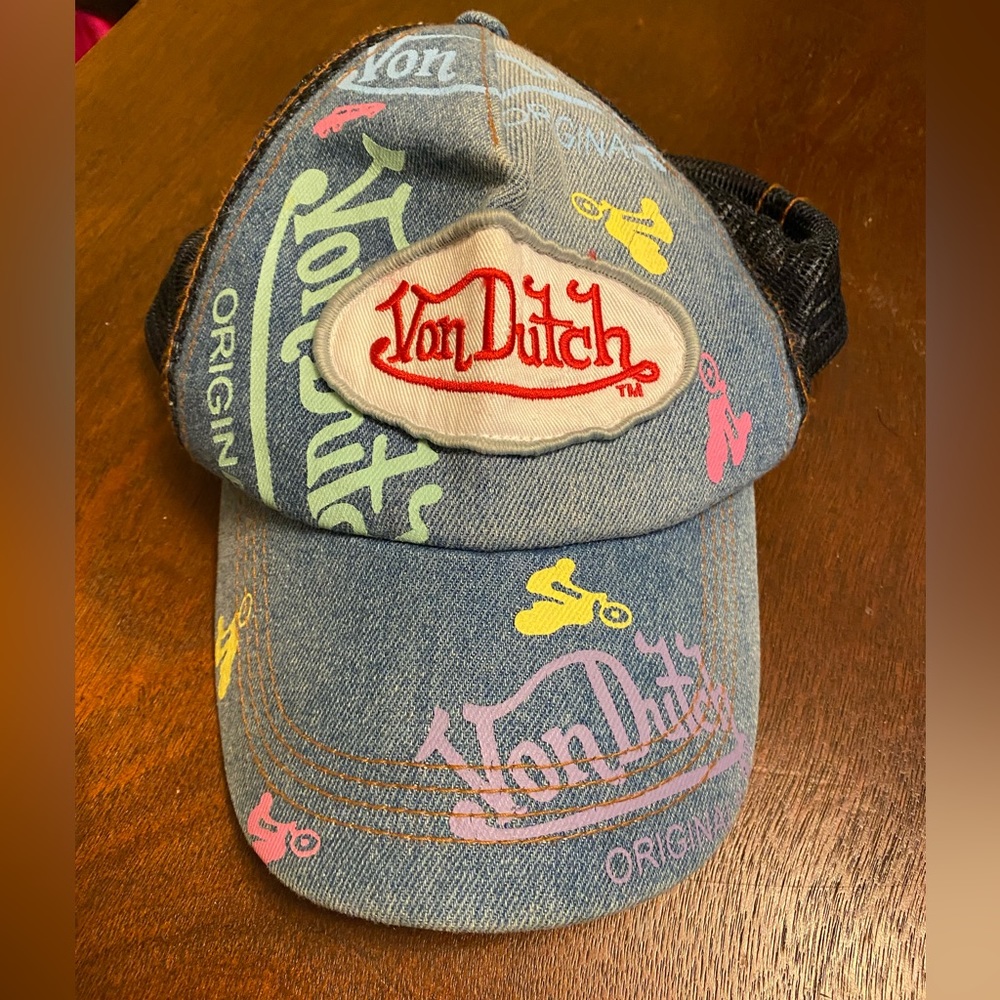 Von Dutch trucker hat